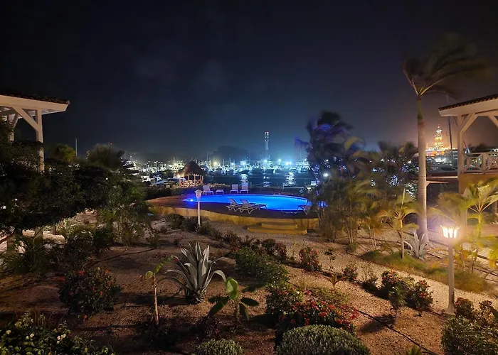 Luxury Appt For 6: Mesmerizing Spanish Water View