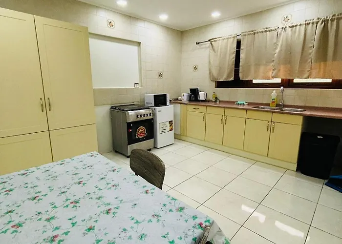 Vibrant Studio Near The Beach