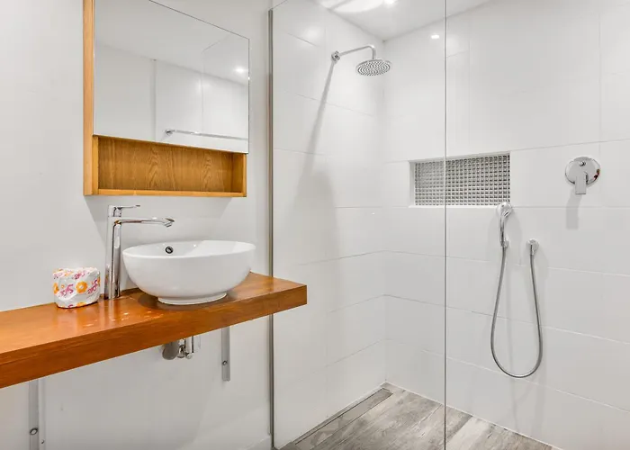 Indigo Apartments & Suites - 'Adults Only'